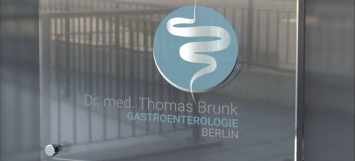 Dr. Brunk Praxisschild aus Acrylglas